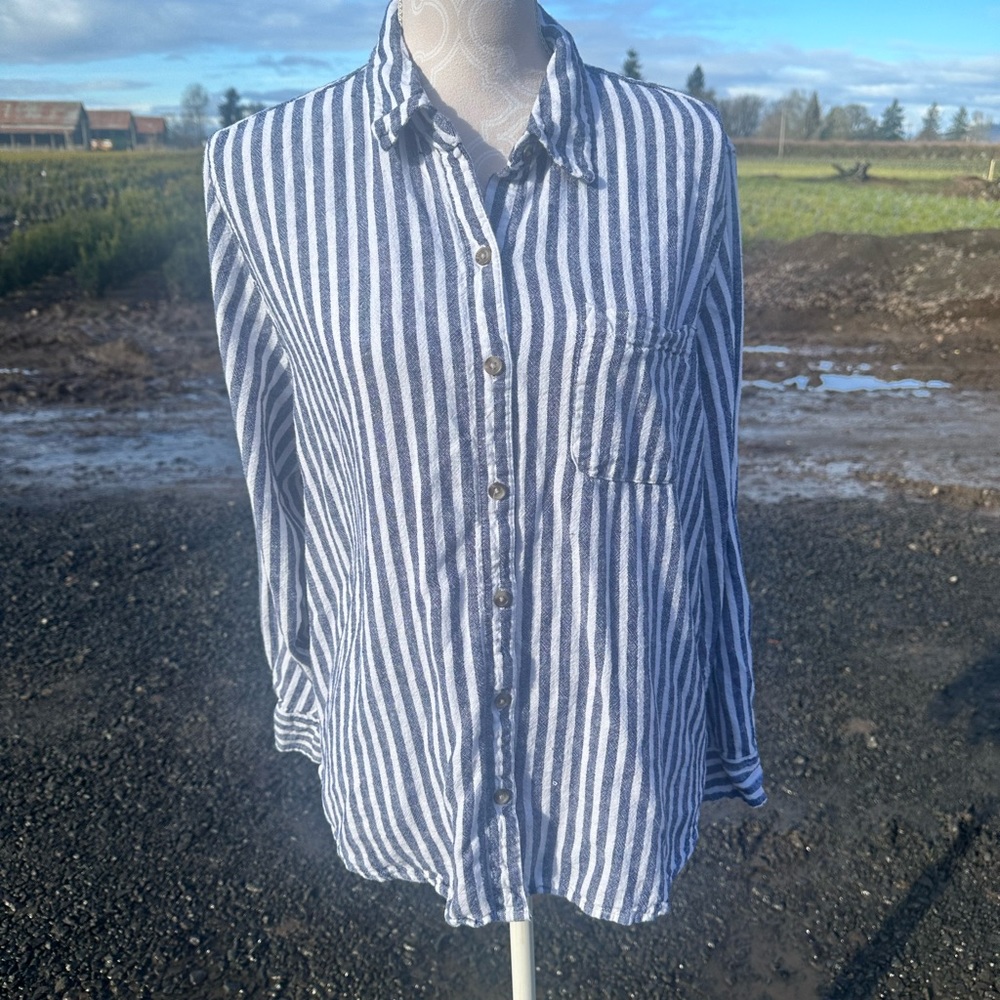 Stripes button down top - Picture 2 of 3